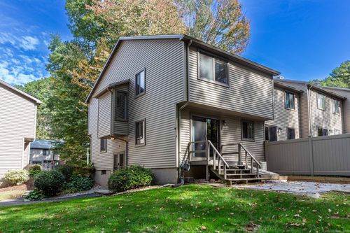 38 Conestoga Way, Glastonbury, CT, 06033-3304 | Card Image