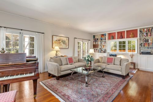 321 E Mission St, SANTA BARBARA, CA, 93101-1046 | Card Image
