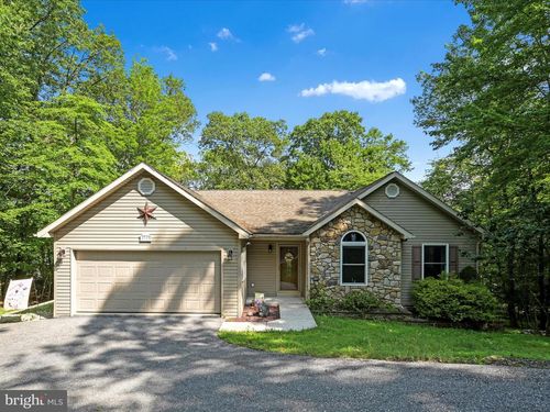 2528 Papoose Dr, AUBURN, PA, 17922-9533 | Card Image