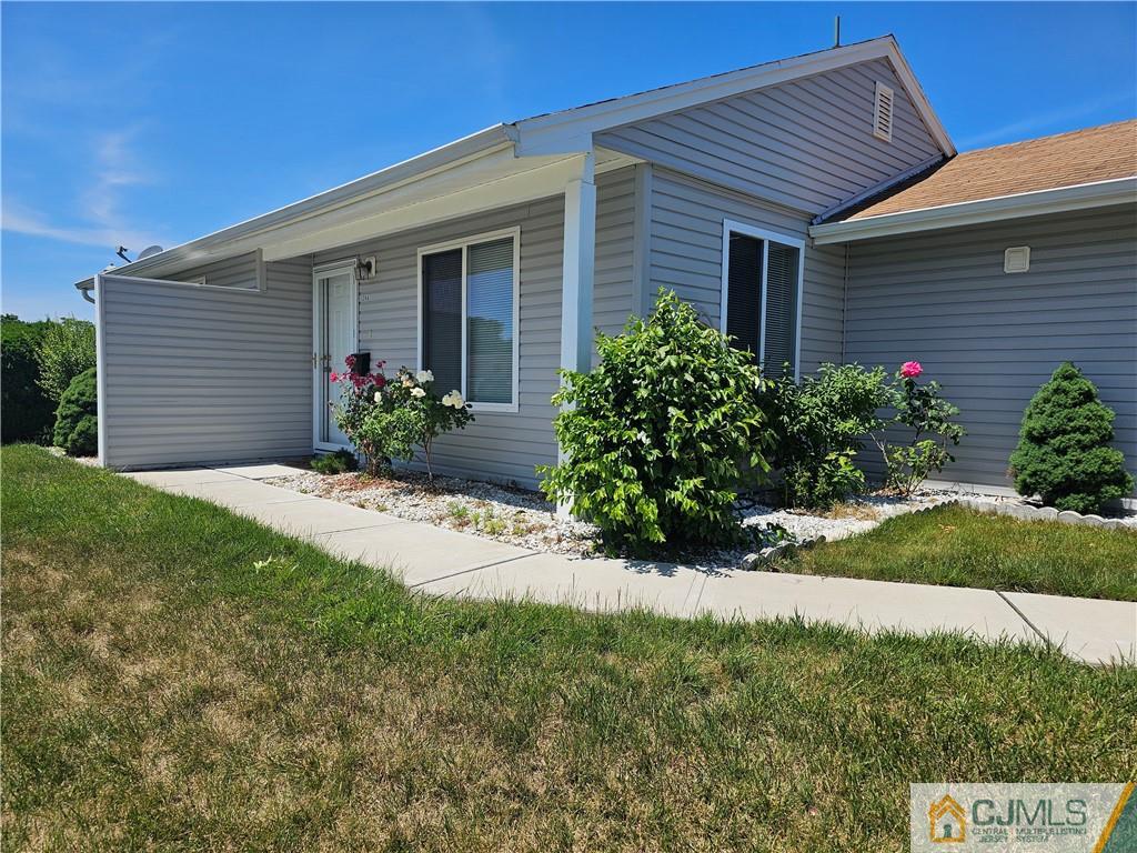 26A 26 Larch Plaza, For Sale in Monroe Zoocasa