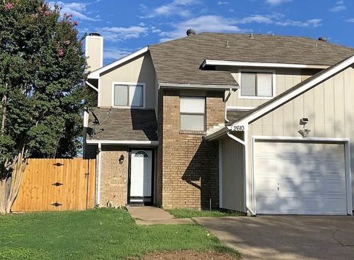 2610 Isbella Dr, Grand Prairie, TX, 75052-5310 | Card Image