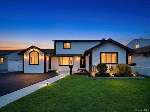 61 Cheshire Rd, Bethpage, NY, 11714-1124 | Card Image