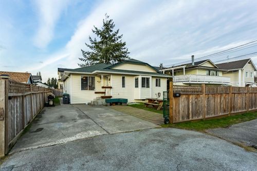 12717 114 Ave, Surrey, BC, V3V3P2 | Card Image