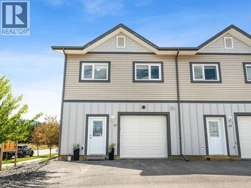35 Sybil Cir, Whitehorse, YT, Y1A0R6 | Card Image