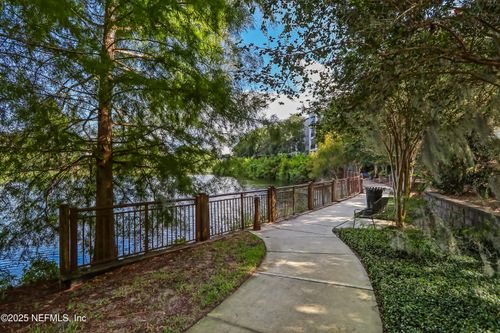 302-9823 Tapestry Park Cir, Jacksonville, FL, 32246-9232 | Card Image