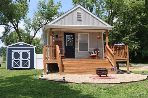 826 Vest Ave, Valley Park, MO, 63088-1940 | Card Image