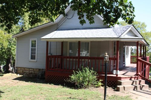 326 Isacks St, Lecompton, KS, 66050-3030 | Card Image
