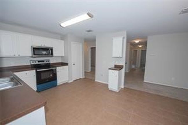 1410 Eagles Nest Trl, House other with 4 bedrooms, 2 bathrooms and null parking in Krum TX | Image 10