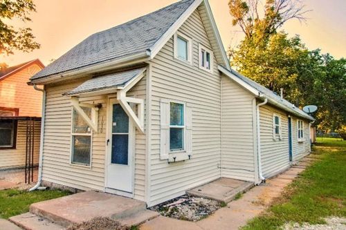 1030 E 6th St, Newton, KS, 67114-3030 | Card Image