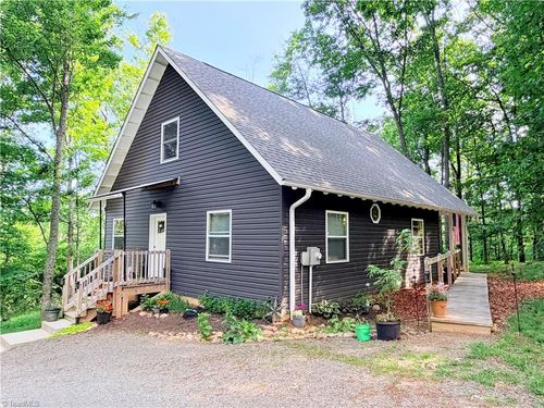 74 Forest Ln, Ennice, NC, 28623-9495 | Card Image