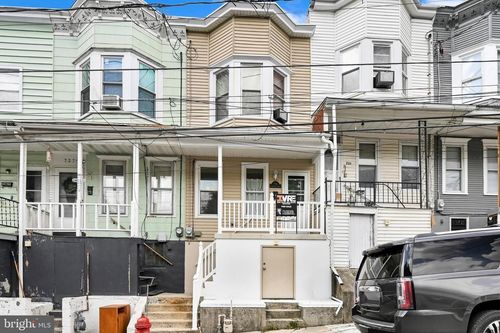 729 N 2nd St, POTTSVILLE, PA, 17901-1713 | Card Image