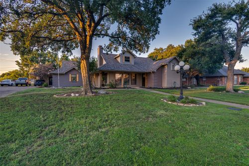 2209 Vicksburg Dr, Sachse, TX, 75048-3643 | Card Image