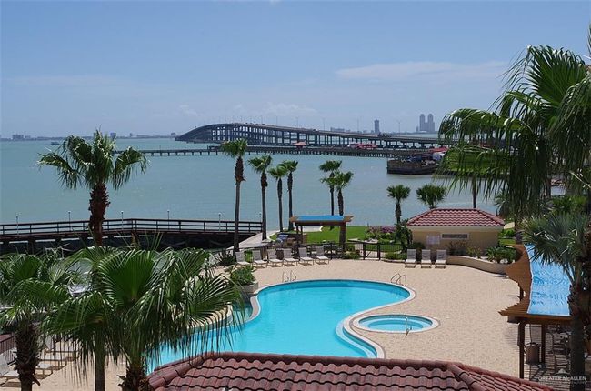 3303 - 301 E Houston St, Condo with 2 bedrooms, 2 bathrooms and null parking in Port Isabel TX | Image 17