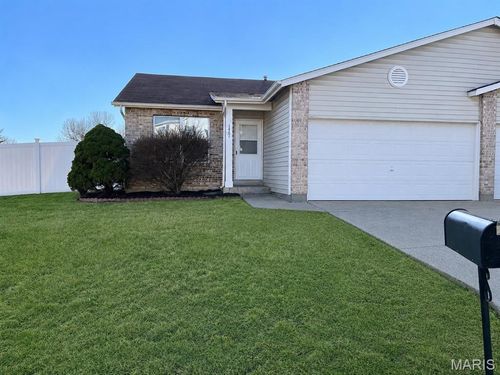 1461 Surrey Ln, Saint Peters, MO, 63304-2809 | Card Image