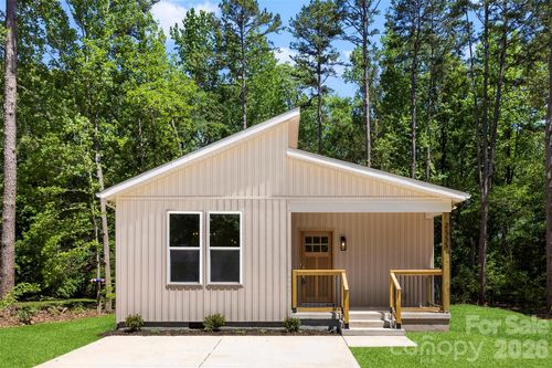 2555 Winfield St, Kannapolis, NC, 28083-9081 | Card Image