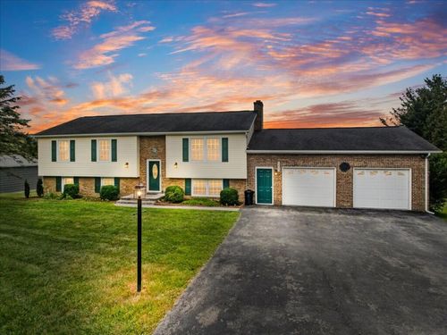 5423 Ridgeview Waye, Dublin, VA, 24084-3880 | Card Image