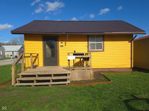 389 N Elliott Ave, Martinsville, IN, 46151-1038 | Card Image