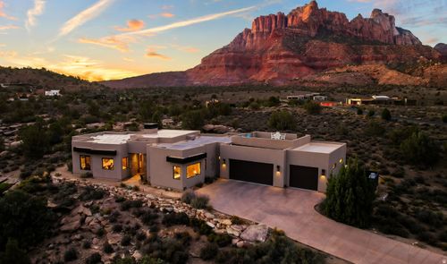 3000 Navajo Way, Springdale, UT, 84767-7743 | Card Image