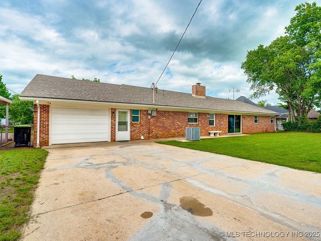 121 W 17 Th St, House other with 3 bedrooms, 3 bathrooms and null parking in Ada OK | Image 58