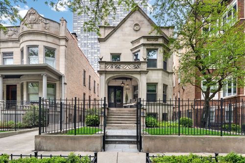 652 W Sheridan Rd, Chicago, IL, 60613-3307 | Card Image