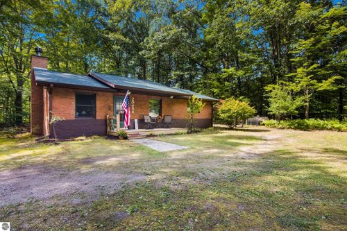 20454 Nofsger Rd, Lake Ann, MI, 49650-9714 | Card Image