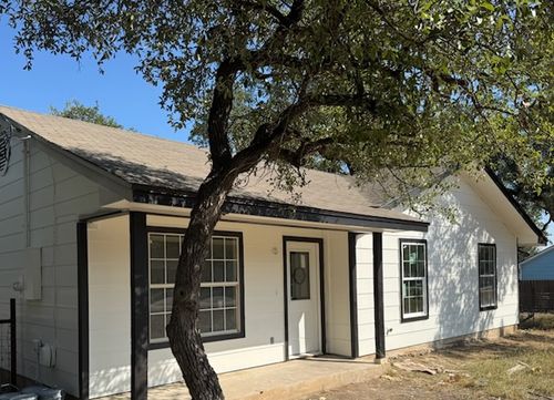 525 Live Oak Dr, Bertram, TX, 78605-4435 | Card Image