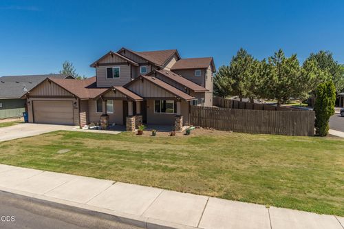 2146 Nw 22nd St, Redmond, OR, 97756-7673 | Card Image