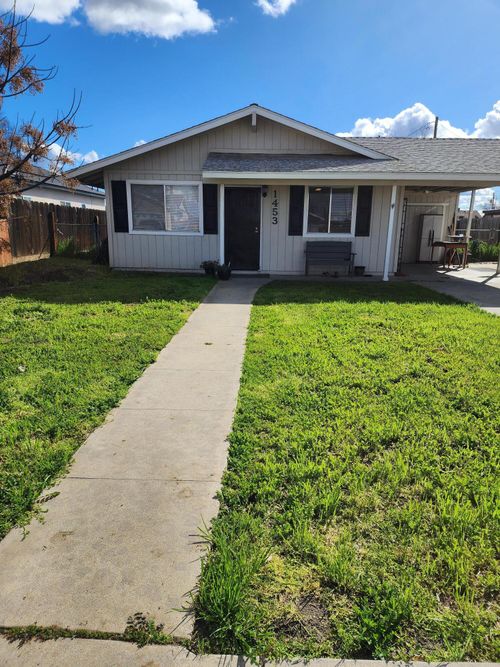1453 E Sonora Ave, Tulare, CA, 93274-5812 | Card Image