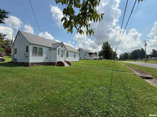 1220 Dorris Heights Rd, Harrisburg, IL, 62946-3811 | Card Image
