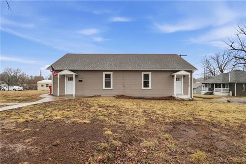 2113 Jefferson St, Lexington, MO, 64067-1634 | Card Image