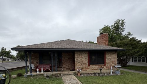 305 N Union St, Whitesboro, TX, 76273-1621 | Card Image
