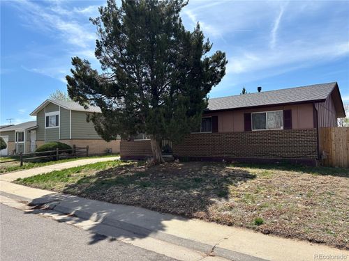 14832 Elmendorf Pl, Denver, CO, 80239-4215 | Card Image