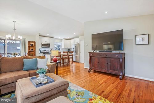 8443 Porter Ln, ALEXANDRIA, VA, 22308-2141 | Card Image