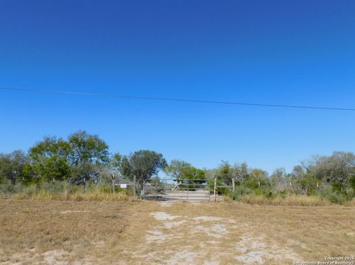 653 Highway 59, George West, TX, 78022-3752 | Card Image