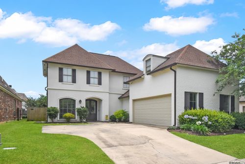 8925 Fox Gate Dr, Baton Rouge, LA, 70809-5243 | Card Image