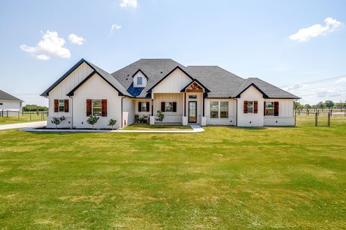 1000 Magnolia Ct, Springtown, TX, 76082-3700 | Card Image