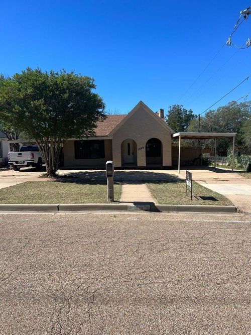 1209 Bawcom St, Sweetwater, TX, 79556-2513 | Card Image