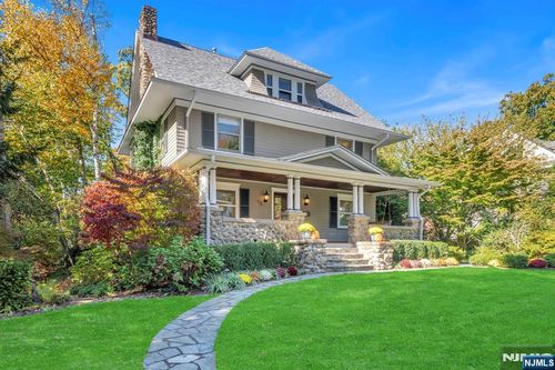 64 Park Slope, Ridgewood, NJ, 07450-3013 | Card Image