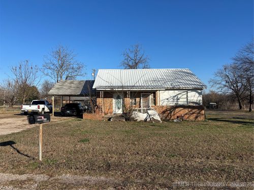 2909 E Corona St, Ada, OK, 74820-7706 | Card Image