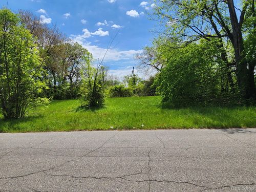 552 Westminster Street, Detroit, MI, 48202 | Card Image