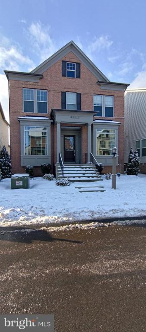 42031 Guardfish Way, BRAMBLETON, VA, 20148-6456 | Card Image