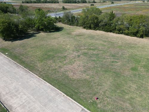 1410 Brookview Dr, Ardmore, OK, 73401-1219 | Card Image