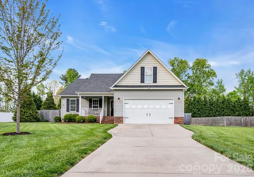 1175 Long Creek Ln, Salisbury, NC, 28146-9516 | Card Image