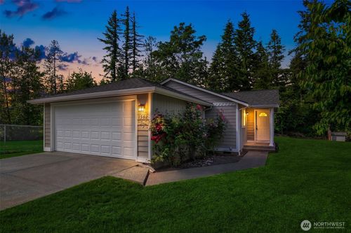 1502 Elizabeth Ln, Gold Bar, WA, 98251-9236 | Card Image