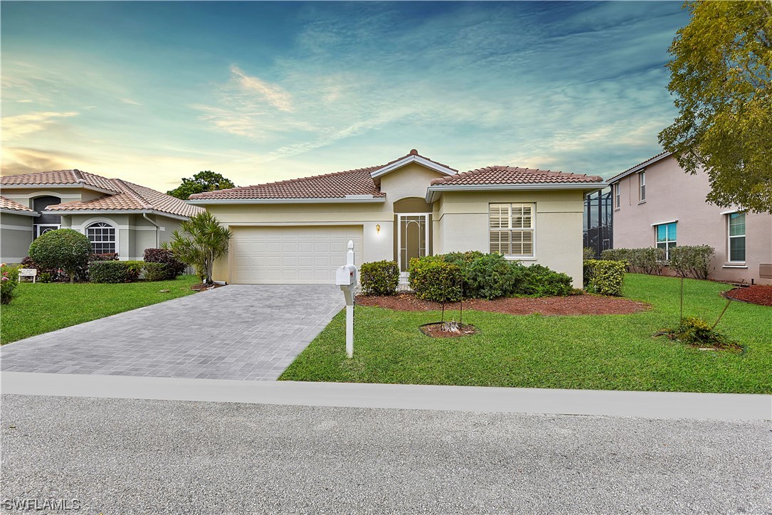 13051 Lake Meadow Drive, For Sale in Fort Myers Zoocasa