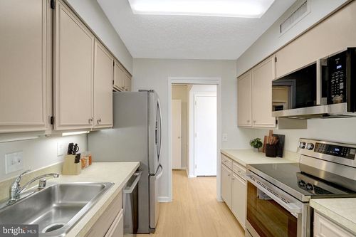 807-3800 Fairfax Dr, ARLINGTON, VA, 22203-1716 | Card Image