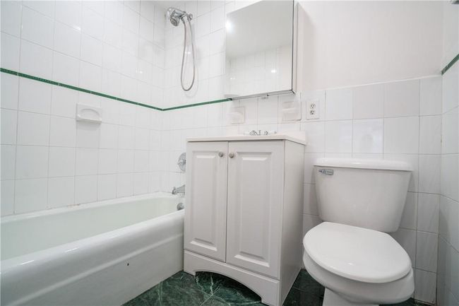 APT-3M - 397 Broadway, Home with 1 bedrooms, 1 bathrooms and 1 parking in Yonkers NY | Image 7