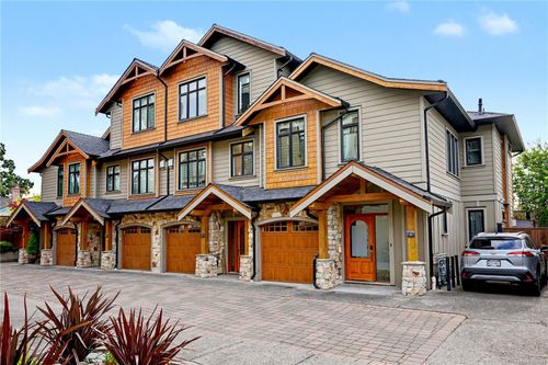 4-2622 Shelbourne St, Victoria, BC, V8R4L9 | Card Image