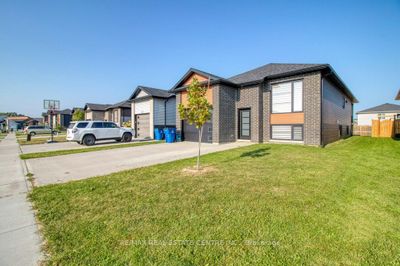 191 Moonstone Cres, House other with 2 bedrooms, 3 bathrooms and 3 parking in Chatham ON | Image 3