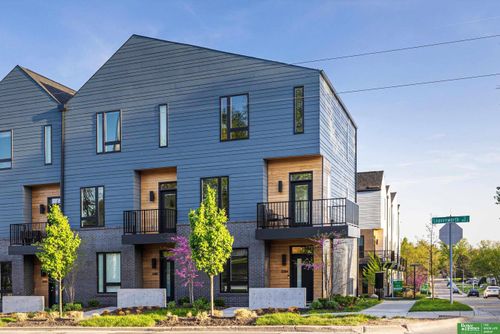 5314 Elmwood Plz, Omaha, NE, 68106-1023 | Card Image